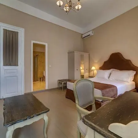 & Art Hotel 3*