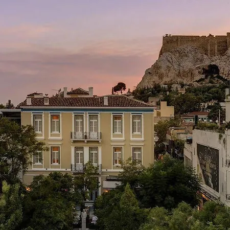 & Art 3* Athens